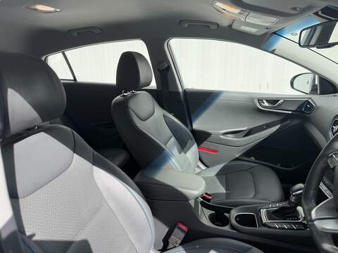 Hyundai IONIQ 1.6 h-GDi GPF Premium SE Hatchback 5dr Petrol Hybrid DCT Euro 6 (s/s) (141 ps) - U465