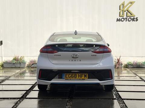 Hyundai IONIQ 1.6 h-GDi GPF Premium SE Hatchback 5dr Petrol Hybrid DCT Euro 6 (s/s) (141 ps) - U465