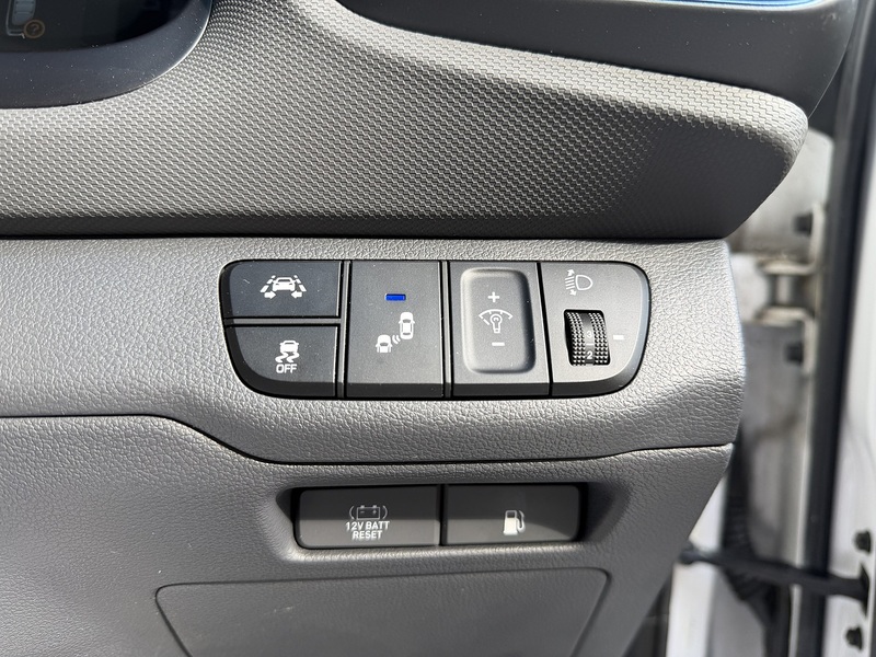 Hyundai IONIQ 1.6 h-GDi GPF Premium SE Hatchback 5dr Petrol Hybrid DCT Euro 6 (s/s) (141 ps) - U465