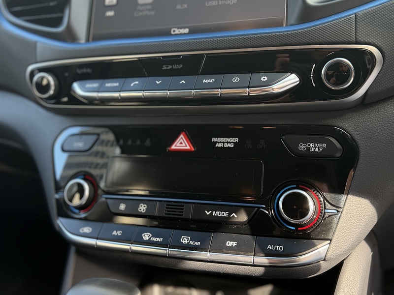 Hyundai IONIQ 1.6 h-GDi GPF Premium SE Hatchback 5dr Petrol Hybrid DCT Euro 6 (s/s) (141 ps) - U465