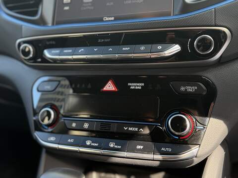 Hyundai IONIQ 1.6 h-GDi GPF Premium SE Hatchback 5dr Petrol Hybrid DCT Euro 6 (s/s) (141 ps) - U465
