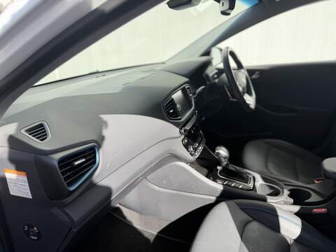 Hyundai IONIQ 1.6 h-GDi GPF Premium SE Hatchback 5dr Petrol Hybrid DCT Euro 6 (s/s) (141 ps) - U465