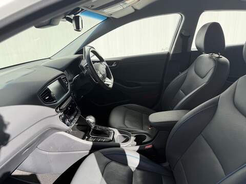 Hyundai IONIQ 1.6 h-GDi GPF Premium SE Hatchback 5dr Petrol Hybrid DCT Euro 6 (s/s) (141 ps) - U465