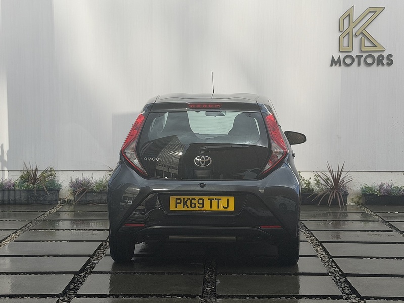 Toyota AYGO 1.0 VVT-i x-play Hatchback 5dr Petrol Manual Euro 6 (71 ps) - U474