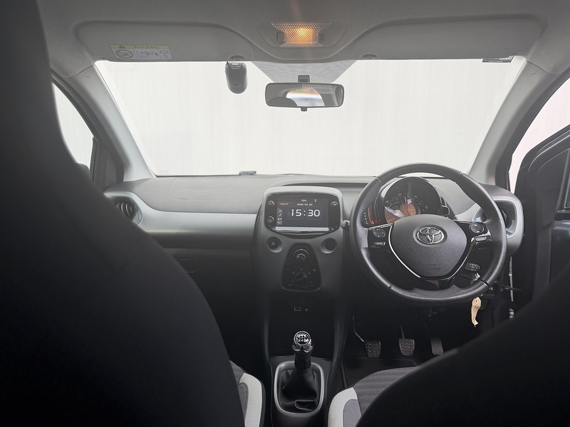Toyota AYGO 1.0 VVT-i x-play Hatchback 5dr Petrol Manual Euro 6 (71 ps) - U474