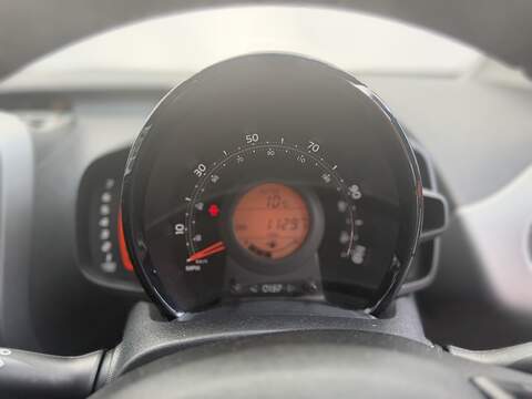 Toyota AYGO 1.0 VVT-i x-play Hatchback 5dr Petrol Manual Euro 6 (71 ps) - U474