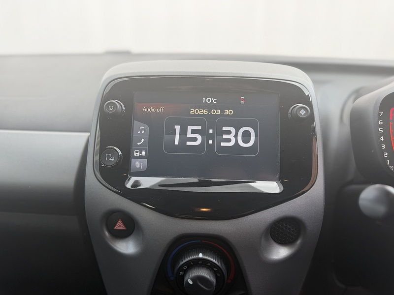 Toyota AYGO 1.0 VVT-i x-play Hatchback 5dr Petrol Manual Euro 6 (71 ps) - U474