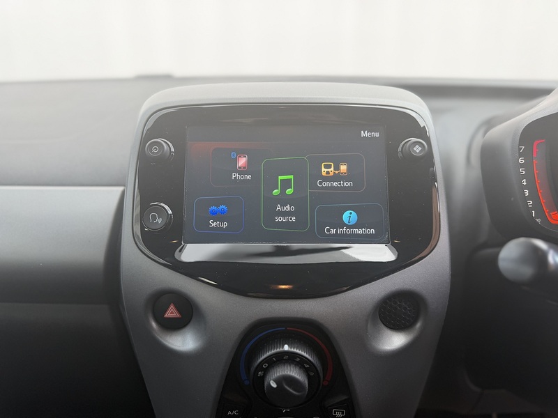 Toyota AYGO 1.0 VVT-i x-play Hatchback 5dr Petrol Manual Euro 6 (71 ps) - U474