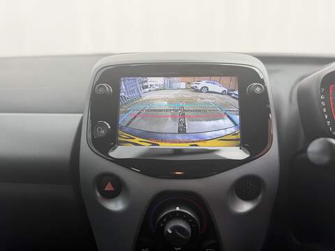 Toyota AYGO 1.0 VVT-i x-play Hatchback 5dr Petrol Manual Euro 6 (71 ps) - U474