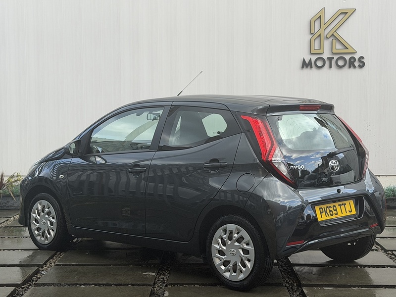 Toyota AYGO 1.0 VVT-i x-play Hatchback 5dr Petrol Manual Euro 6 (71 ps) - U474