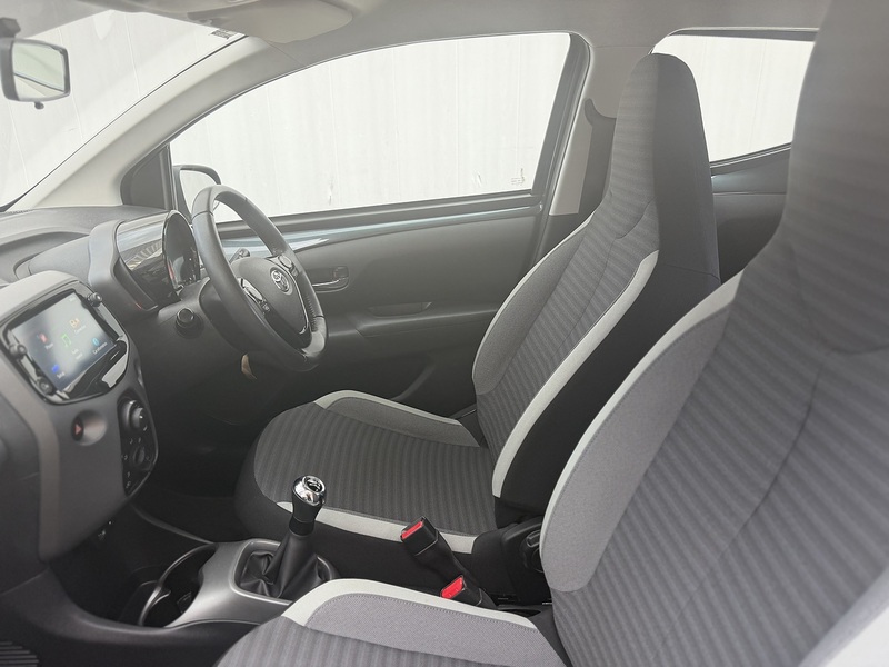 Toyota AYGO 1.0 VVT-i x-play Hatchback 5dr Petrol Manual Euro 6 (71 ps) - U474
