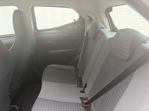 Toyota AYGO 1.0 VVT-i x-play Hatchback 5dr Petrol Manual Euro 6 (71 ps) - U474