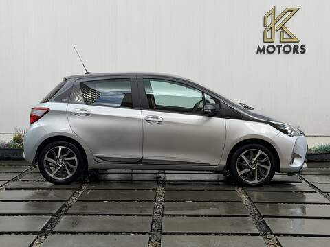 Toyota Yaris 1.5 VVT-i Y20 Bi-tone Hatchback 5dr Petrol Manual Euro 6 (111 ps) - U485