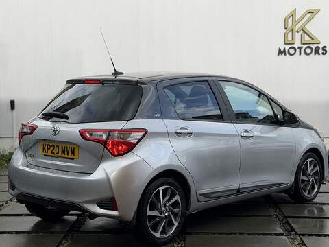 Toyota Yaris 1.5 VVT-i Y20 Bi-tone Hatchback 5dr Petrol Manual Euro 6 (111 ps) - U485