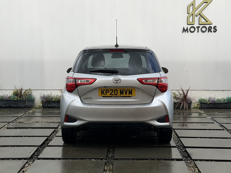 Toyota Yaris 1.5 VVT-i Y20 Bi-tone Hatchback 5dr Petrol Manual Euro 6 (111 ps) - U485