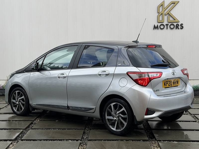 Toyota Yaris 1.5 VVT-i Y20 Bi-tone Hatchback 5dr Petrol Manual Euro 6 (111 ps) - U485