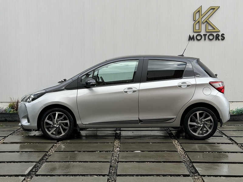 Toyota Yaris 1.5 VVT-i Y20 Bi-tone Hatchback 5dr Petrol Manual Euro 6 (111 ps) - U485