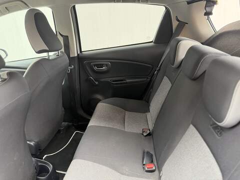 Toyota Yaris 1.5 VVT-i Y20 Bi-tone Hatchback 5dr Petrol Manual Euro 6 (111 ps) - U485