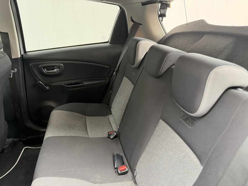 Toyota Yaris 1.5 VVT-i Y20 Bi-tone Hatchback 5dr Petrol Manual Euro 6 (111 ps) - U485