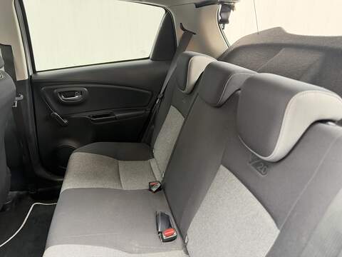 Toyota Yaris 1.5 VVT-i Y20 Bi-tone Hatchback 5dr Petrol Manual Euro 6 (111 ps) - U485