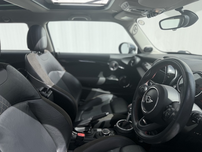 MINI Hatch 2.0 Cooper S Hatchback 3dr Petrol Auto Euro 6 (s/s) (192 ps) - U494