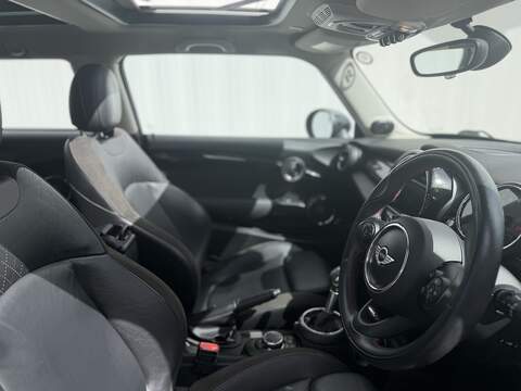 MINI Hatch 2.0 Cooper S Hatchback 3dr Petrol Auto Euro 6 (s/s) (192 ps) - U494