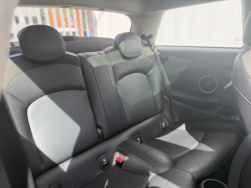 MINI Hatch 2.0 Cooper S Hatchback 3dr Petrol Auto Euro 6 (s/s) (192 ps) - U494