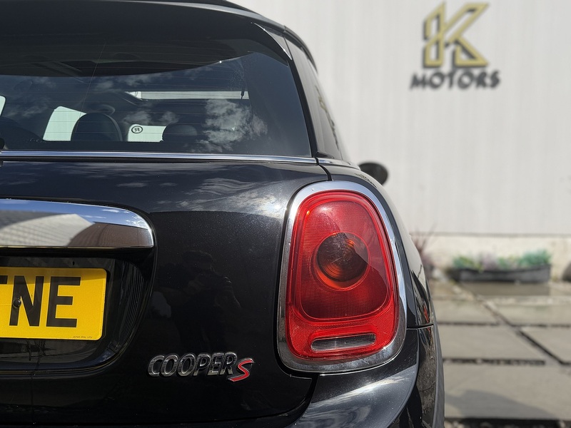MINI Hatch 2.0 Cooper S Hatchback 3dr Petrol Auto Euro 6 (s/s) (192 ps) - U494