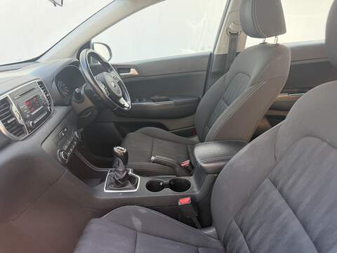 Kia Sportage 1.6 GDi 1 SUV 5dr Petrol Manual Euro 6 (s/s) (130 bhp) - U499