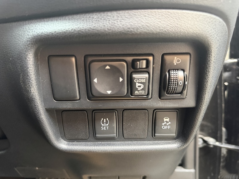 Nissan Juke 1.6 N-Connecta SUV 5dr Petrol XTRON Euro 6 (117 ps) - U509