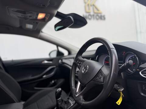 Vauxhall Astra i Turbo SRi - U512