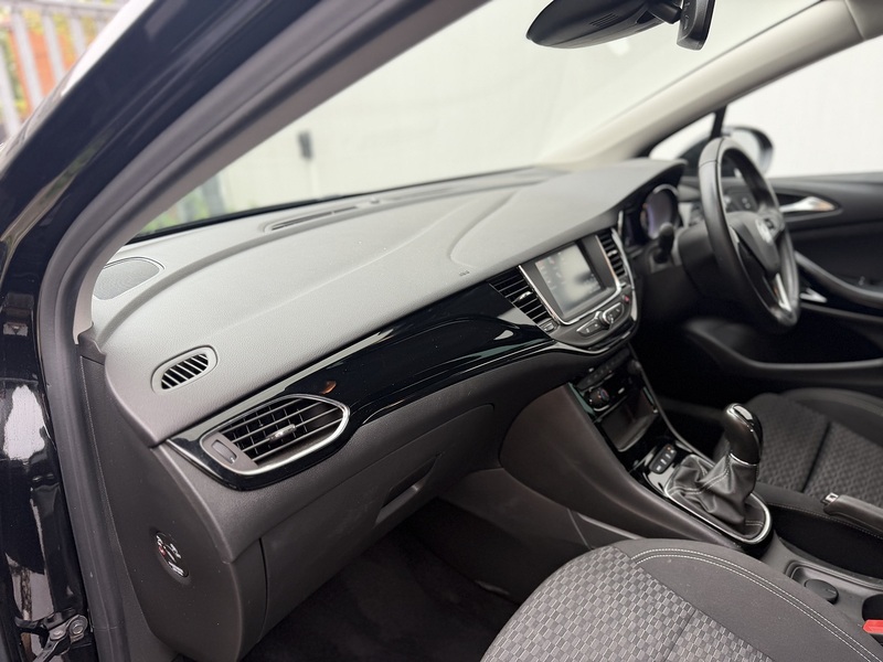 Vauxhall Astra i Turbo SRi - U512