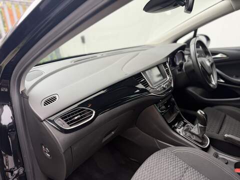 Vauxhall Astra i Turbo SRi - U512