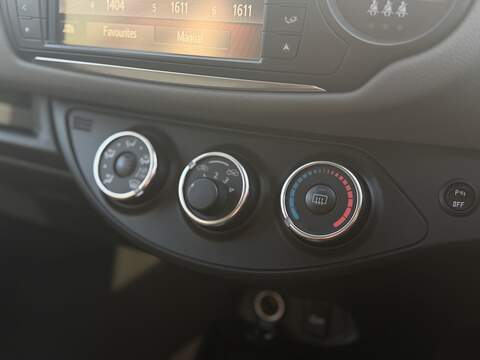Toyota Yaris 1.33 Dual VVT-i Icon Hatchback 5dr Petrol Manual Euro 5 Euro 5 (99 ps) - U517