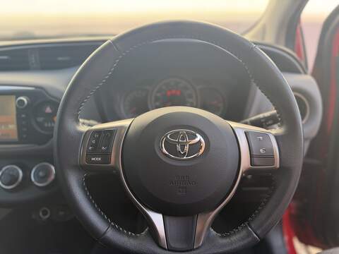 Toyota Yaris 1.33 Dual VVT-i Icon Hatchback 5dr Petrol Manual Euro 5 Euro 5 (99 ps) - U517