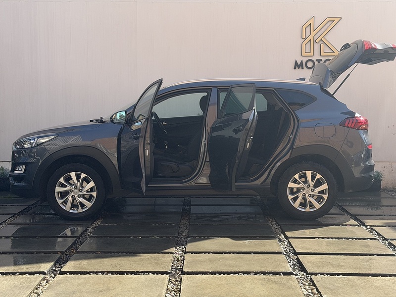 Hyundai TUCSON 1.6 GDi SE Nav SUV 5dr Petrol Manual Euro 6 (s/s) (132 ps) - U528