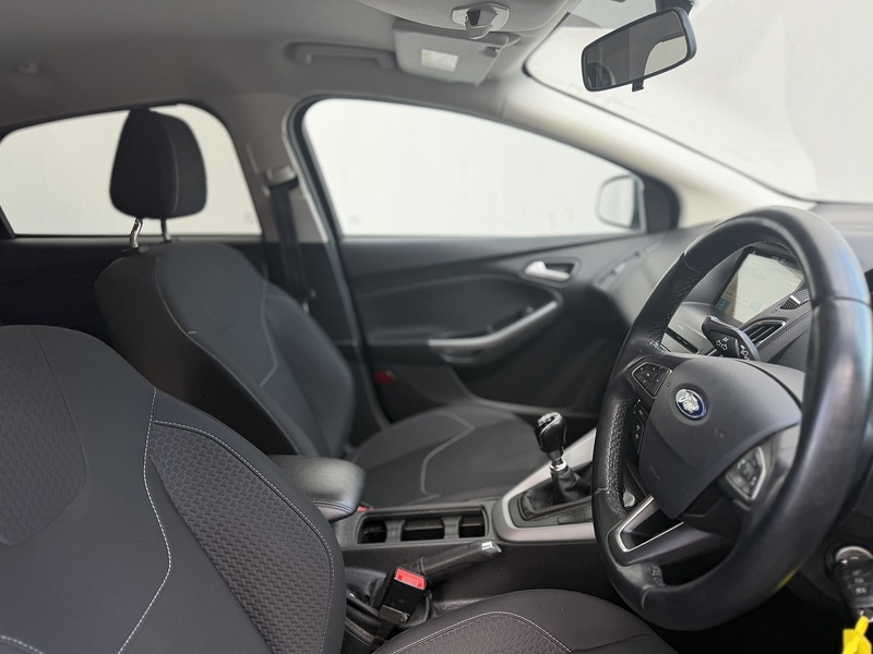 Ford Focus 1.0T EcoBoost Zetec Edition Hatchback 5dr Petrol Manual Euro 6 (s/s) (125 ps) - U535