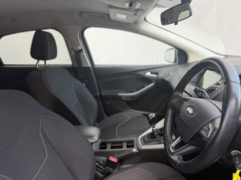Ford Focus 1.0T EcoBoost Zetec Edition Hatchback 5dr Petrol Manual Euro 6 (s/s) (125 ps) - U535