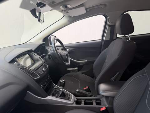 Ford Focus 1.0T EcoBoost Zetec Edition Hatchback 5dr Petrol Manual Euro 6 (s/s) (125 ps) - U535