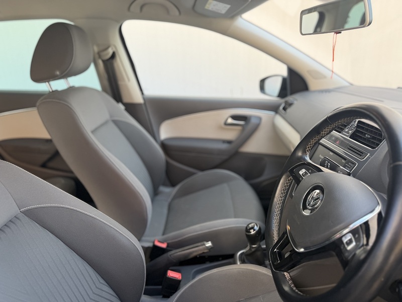 Volkswagen Polo 1.0 BlueMotion Tech SE Design Hatchback 5dr Petrol Manual Euro 6 (s/s) (60 ps) - U539
