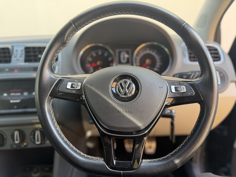 Volkswagen Polo 1.0 BlueMotion Tech SE Design Hatchback 5dr Petrol Manual Euro 6 (s/s) (60 ps) - U539