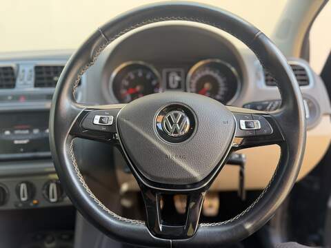 Volkswagen Polo 1.0 BlueMotion Tech SE Design Hatchback 5dr Petrol Manual Euro 6 (s/s) (60 ps) - U539
