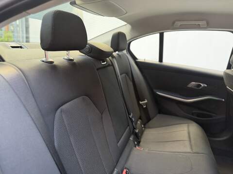 BMW 3 Series 2.0 320i SE Saloon 4dr Petrol Auto Euro 6 (s/s) (184 ps) - U541