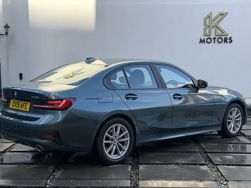 BMW 3 Series 2.0 320i SE Saloon 4dr Petrol Auto Euro 6 (s/s) (184 ps) - U541