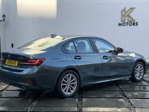 BMW 3 Series 2.0 320i SE Saloon 4dr Petrol Auto Euro 6 (s/s) (184 ps) - U541