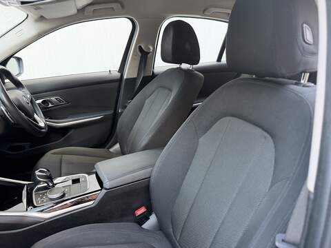 BMW 3 Series 2.0 320i SE Saloon 4dr Petrol Auto Euro 6 (s/s) (184 ps) - U541