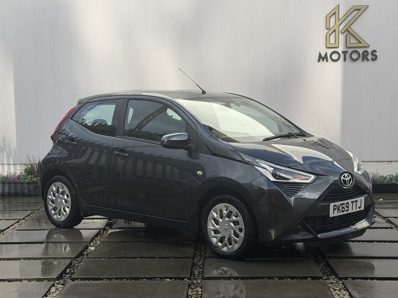 Toyota AYGO 1.0 VVT-i x-play Hatchback 5dr Petrol Manual Euro 6 (71 ps) - U572