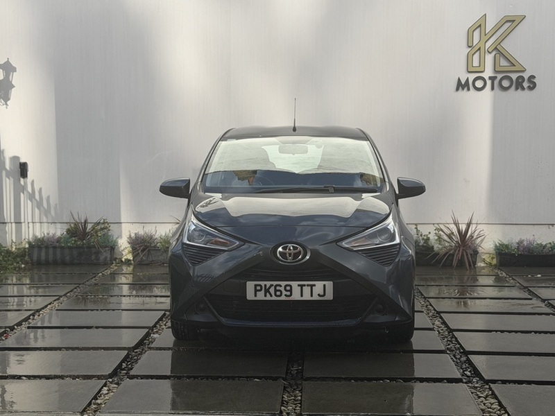 Toyota AYGO 1.0 VVT-i x-play Hatchback 5dr Petrol Manual Euro 6 (71 ps) - U572
