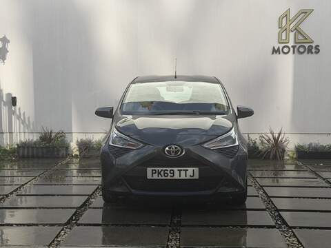 Toyota AYGO 1.0 VVT-i x-play Hatchback 5dr Petrol Manual Euro 6 (71 ps) - U572