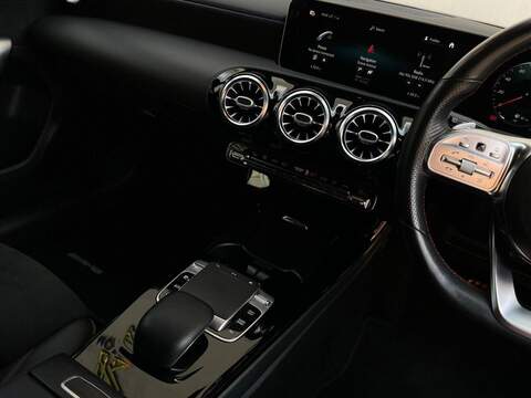 Mercedes-Benz A Class A Class 1.3 A200 AMG Line (Premium) 7G-DCT Euro 6 (s/s) 5dr - U58